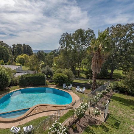Harriet House Tumut Motel ภายนอก รูปภาพ
