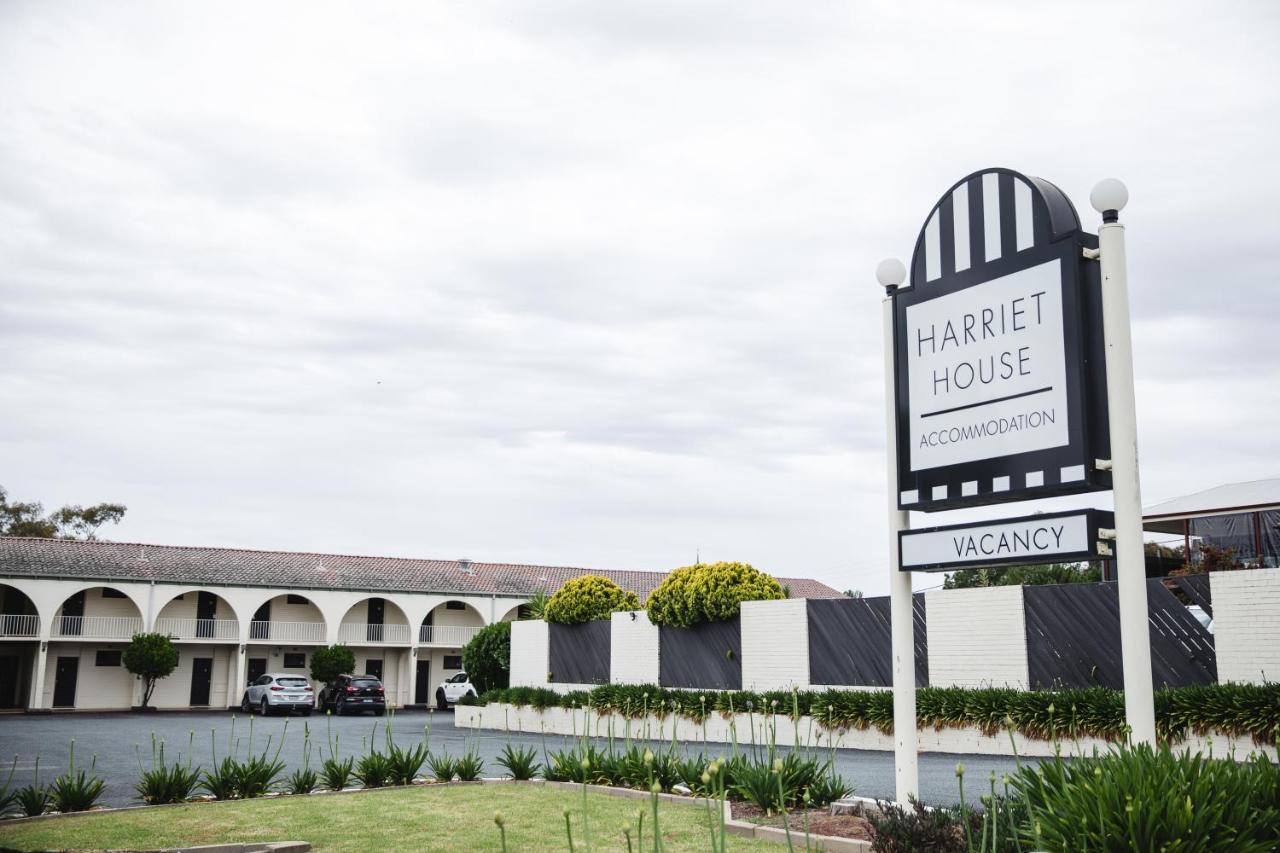 Harriet House Tumut Motel ภายนอก รูปภาพ
