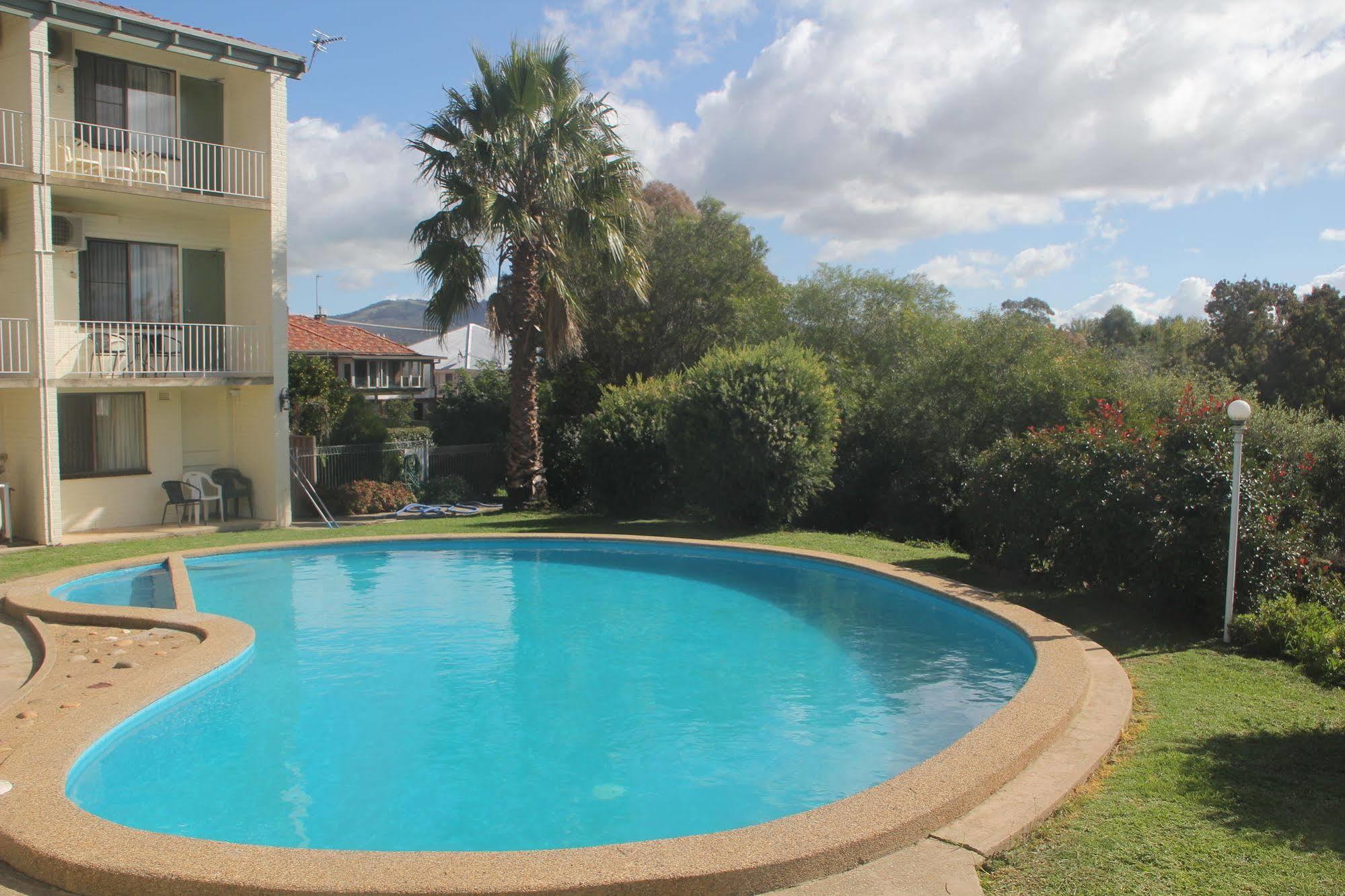 Harriet House Tumut Motel ภายนอก รูปภาพ