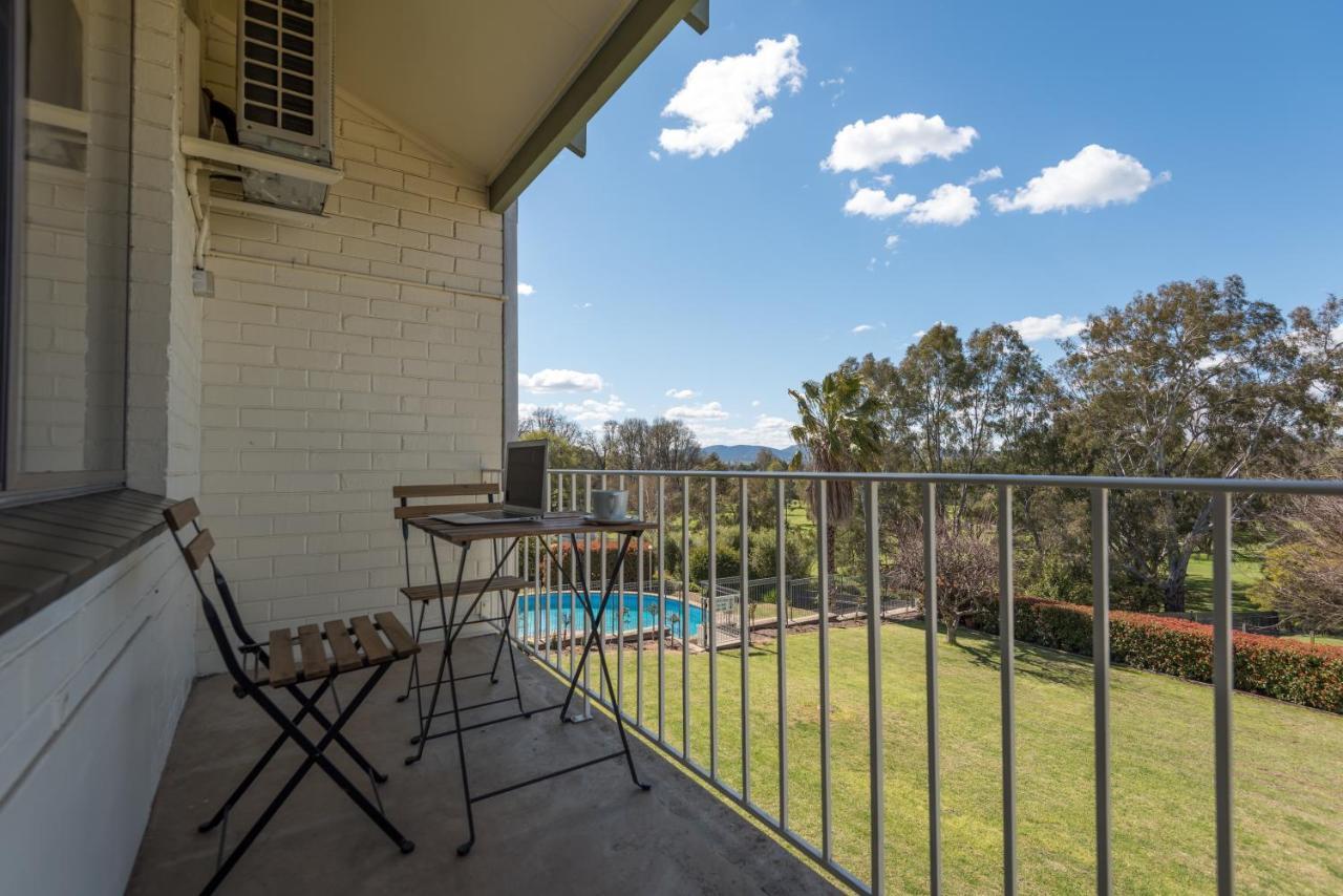 Harriet House Tumut Motel ภายนอก รูปภาพ